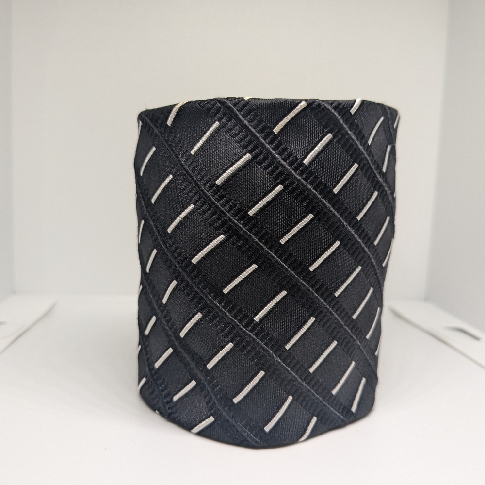 100% Silk Giorgio Armani designer necktie